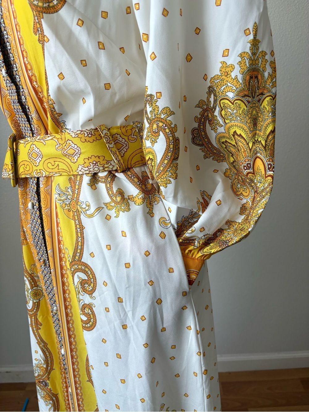 White and Yellow Printed Maxi Shirt Dress with Matching Belt Size 6 - Picture 16 of 16